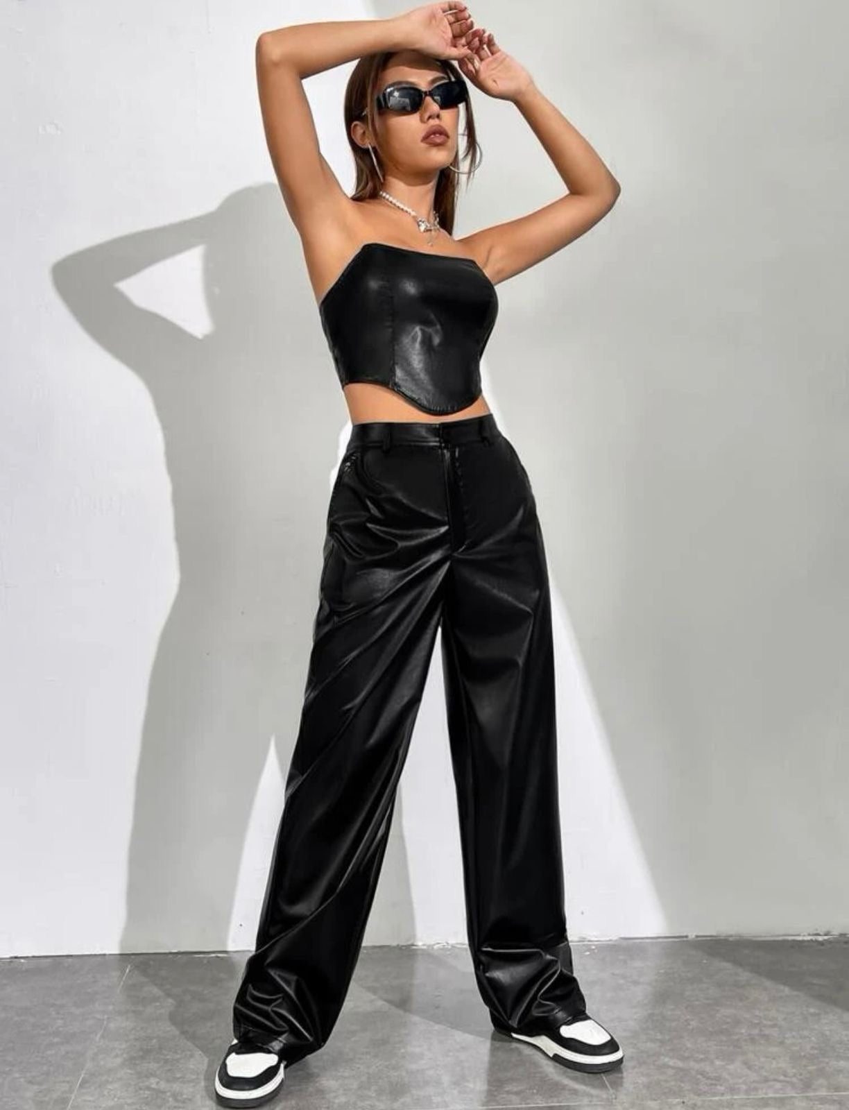 🎀Conjunto Tipo Cuero Pantalón + Crop Top Negro🎀